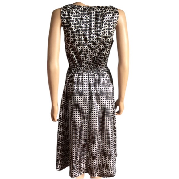 The limited multi color sleeveless dress size XS. - Picture 4 of 8